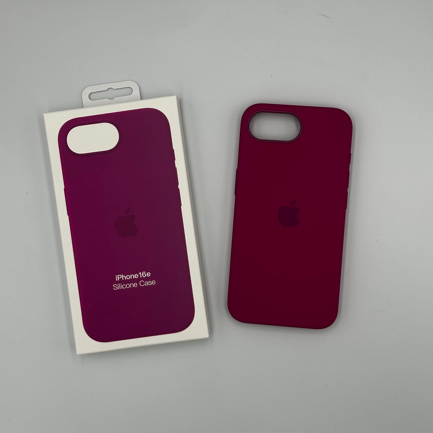 Silicone Case with MagSafe - iPhone 16 , 16 Pro, 16 Pro max and Plus