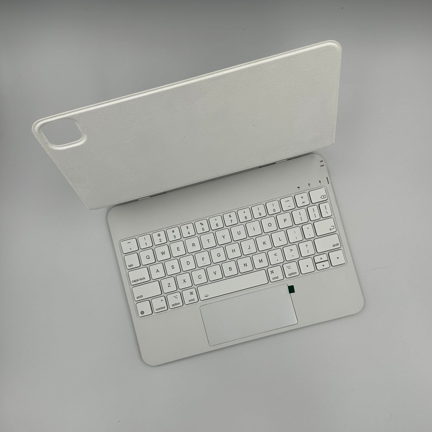 Apple iPad Magic Keyboard (Aftermarket)