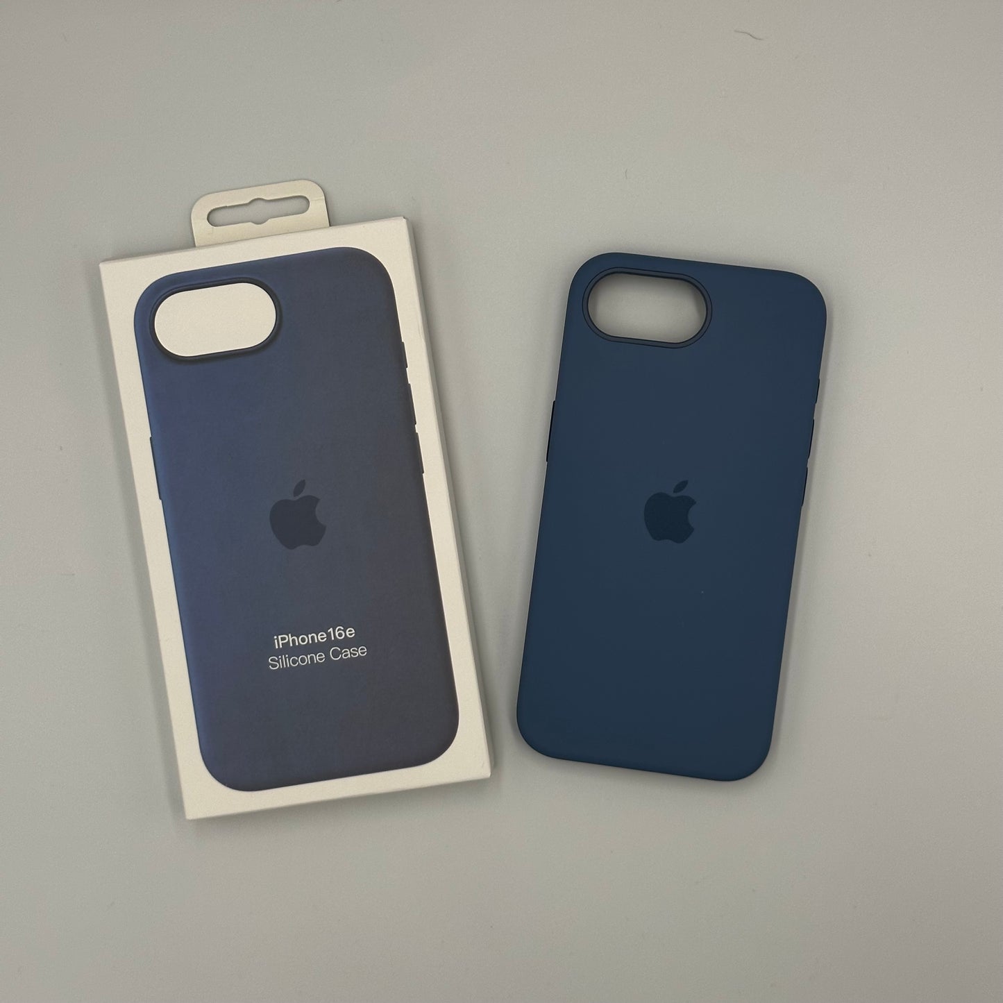 Silicone Case with MagSafe - iPhone 16 , 16 Pro, 16 Pro max and Plus