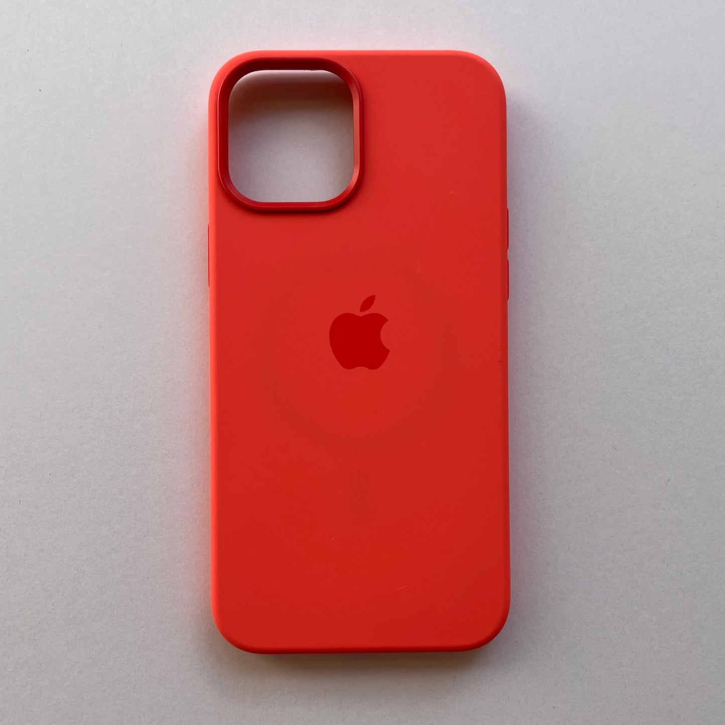 Silicone Case with MagSafe - iPhone 12 Series
