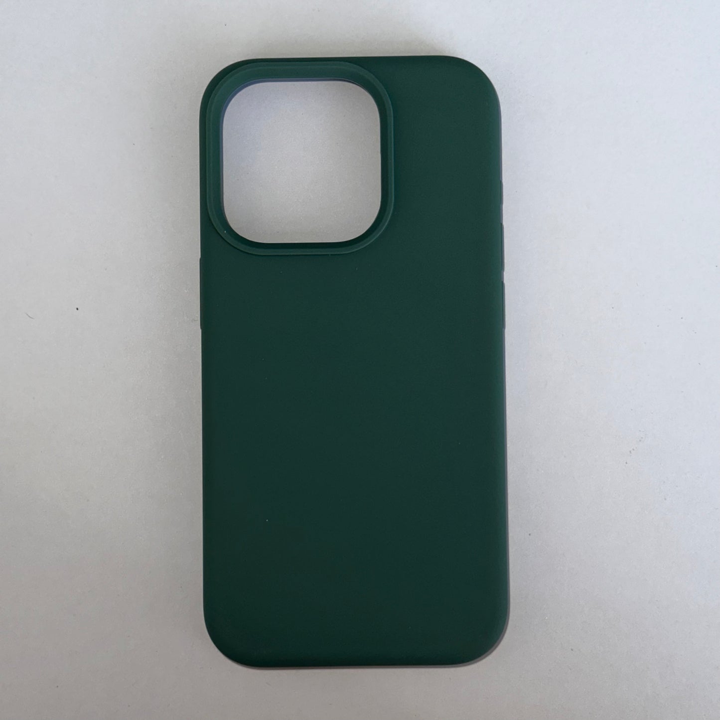 Silicone Case with MagSafe - iPhone 15 Series
